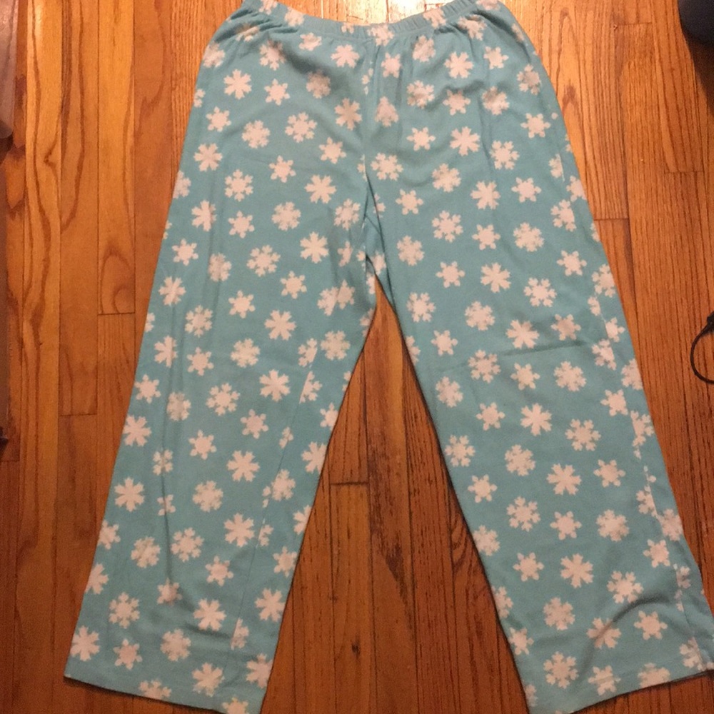 Nwot Snowflake Fuzzy Pj Set - image 2